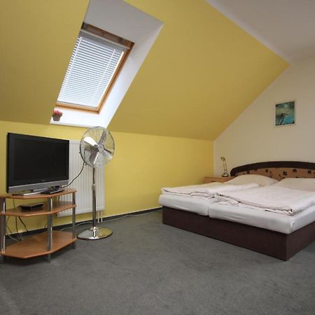 Apartman Pod Cernou Horou Roznov pod Radhostem Bagian luar foto