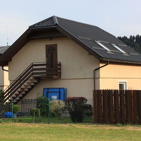 Apartman Pod Cernou Horou Roznov pod Radhostem Bagian luar foto