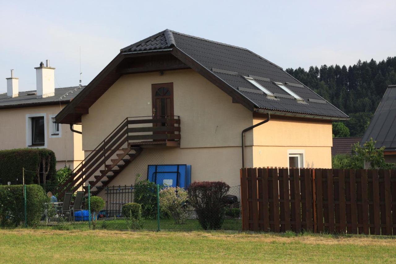 Apartman Pod Cernou Horou Roznov pod Radhostem Bagian luar foto