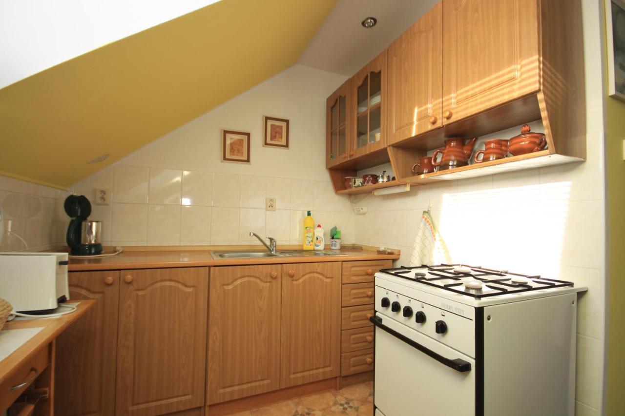 Apartman Pod Cernou Horou Roznov pod Radhostem Bagian luar foto