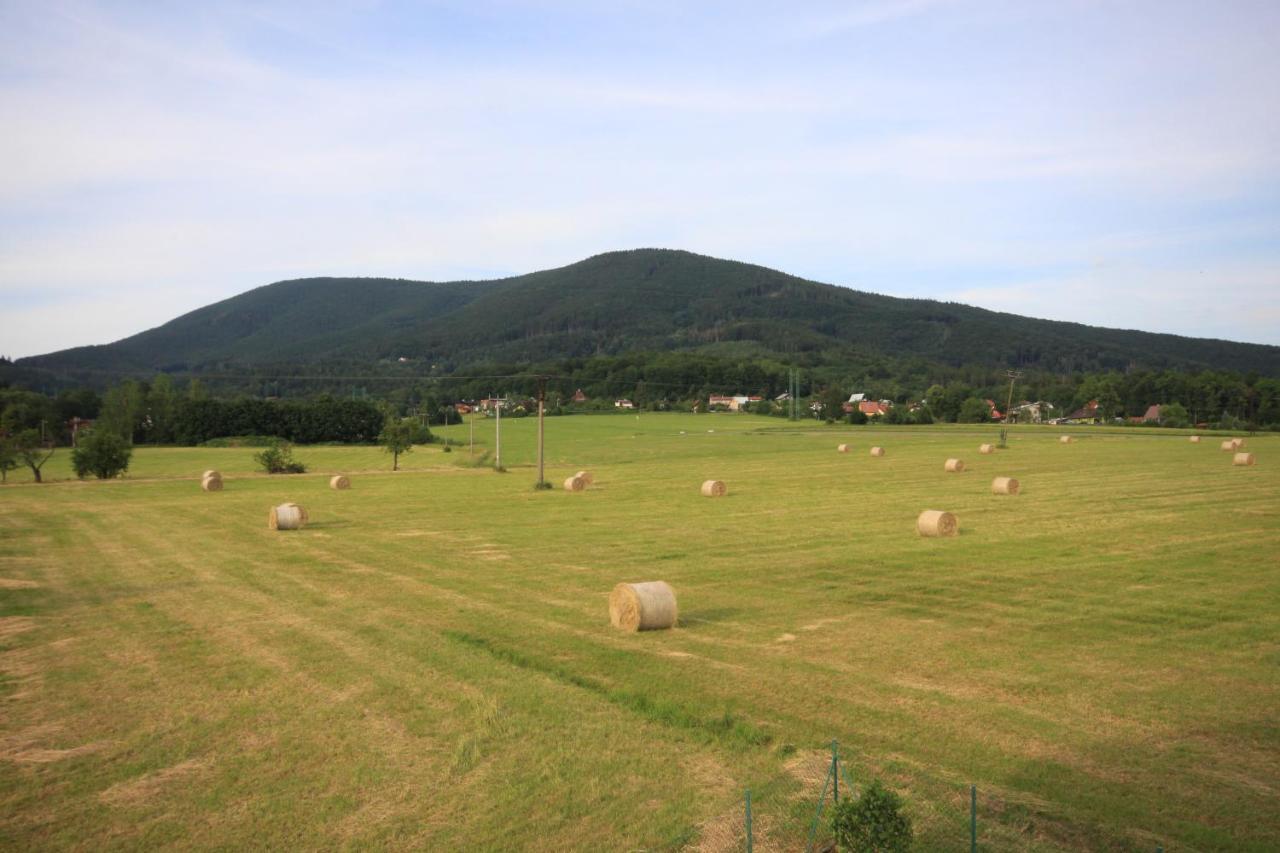 Apartman Pod Cernou Horou Roznov pod Radhostem Bagian luar foto